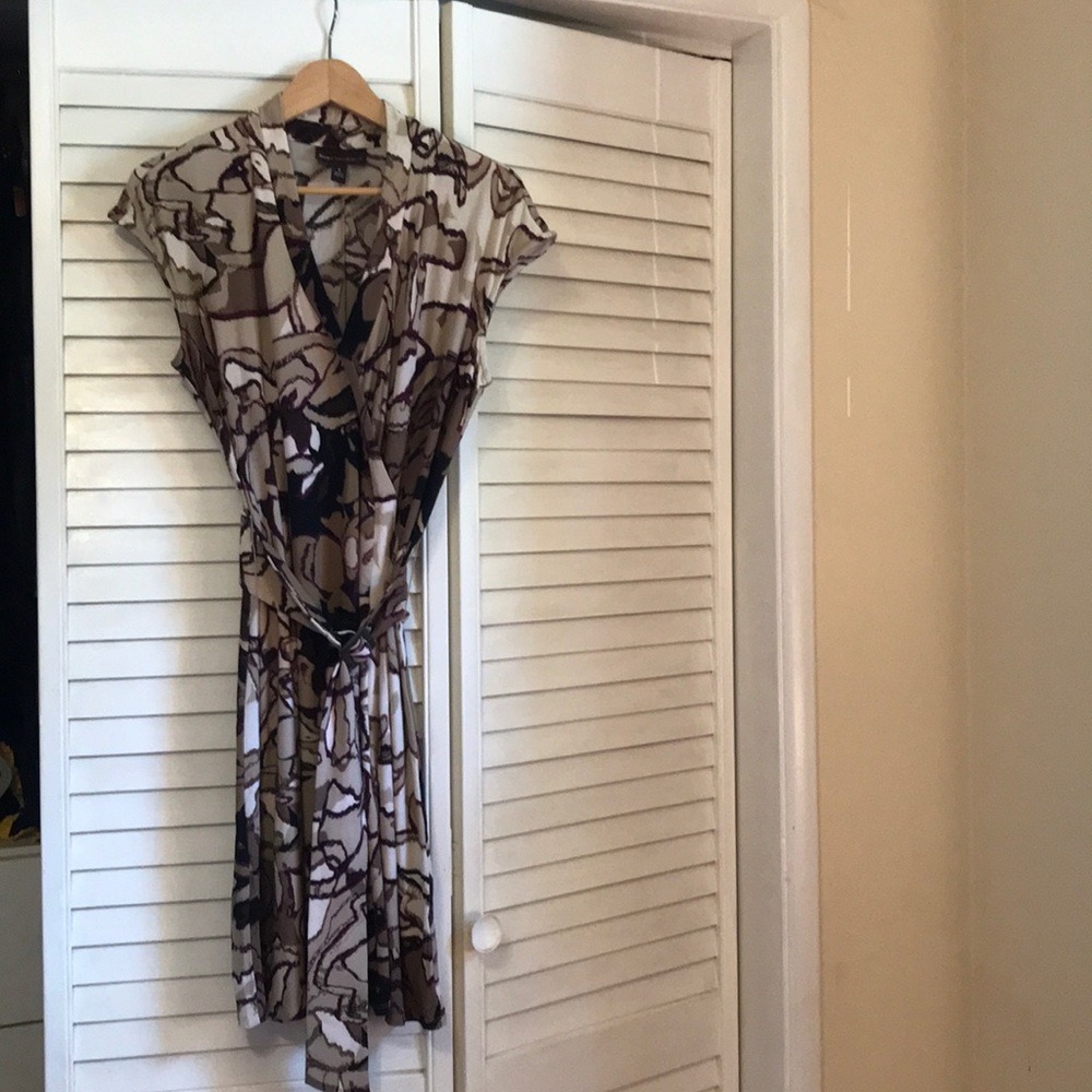 Women’s short sleeveless dress